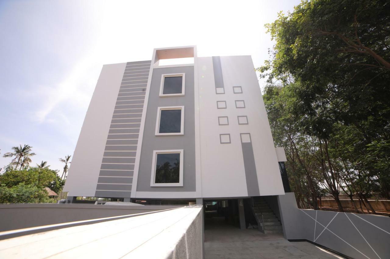 The Base Inn Puducherry Buitenkant foto