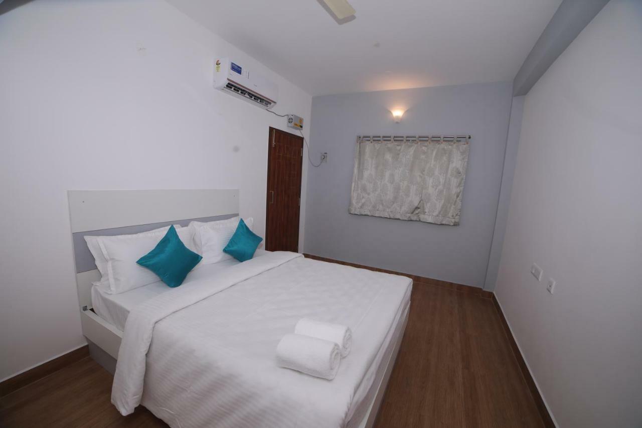 The Base Inn Puducherry Buitenkant foto