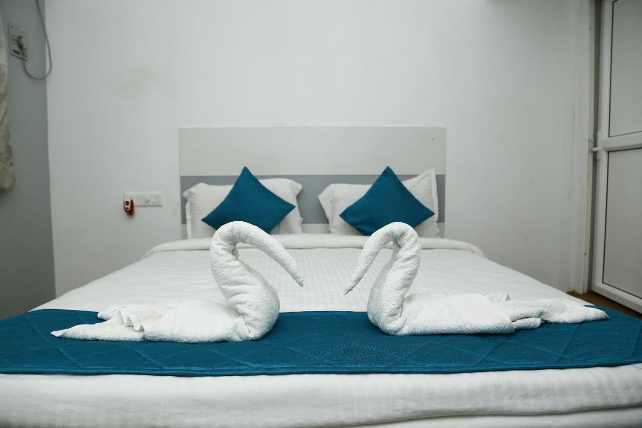The Base Inn Puducherry Buitenkant foto