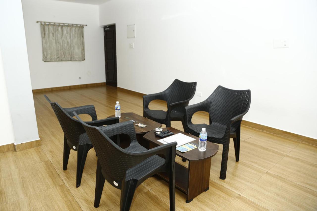 The Base Inn Puducherry Buitenkant foto