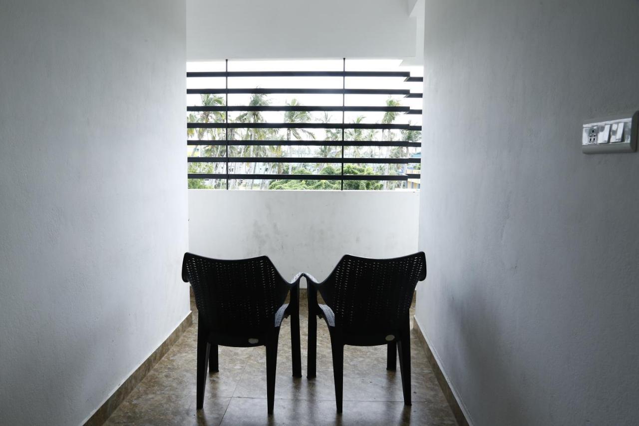 The Base Inn Puducherry Buitenkant foto